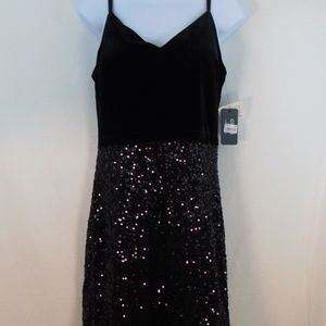 Guess Sequin/Velvet/Feather V Neck Sheath Dress